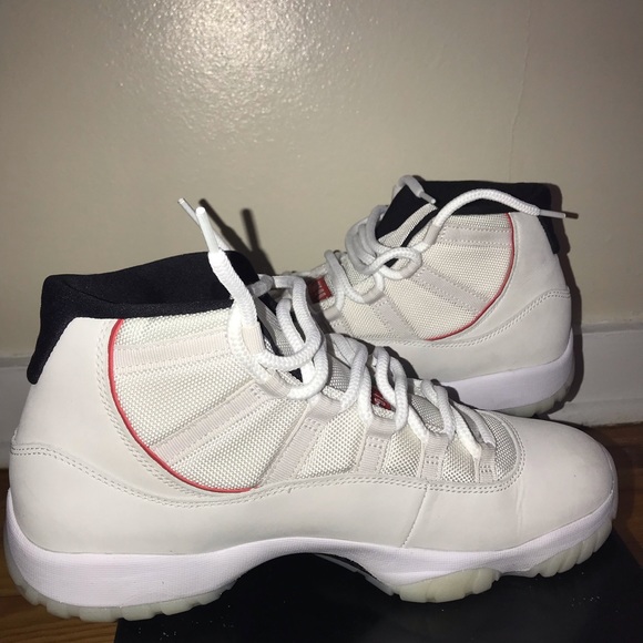 Air Jordan 11 - Picture 5 of 16